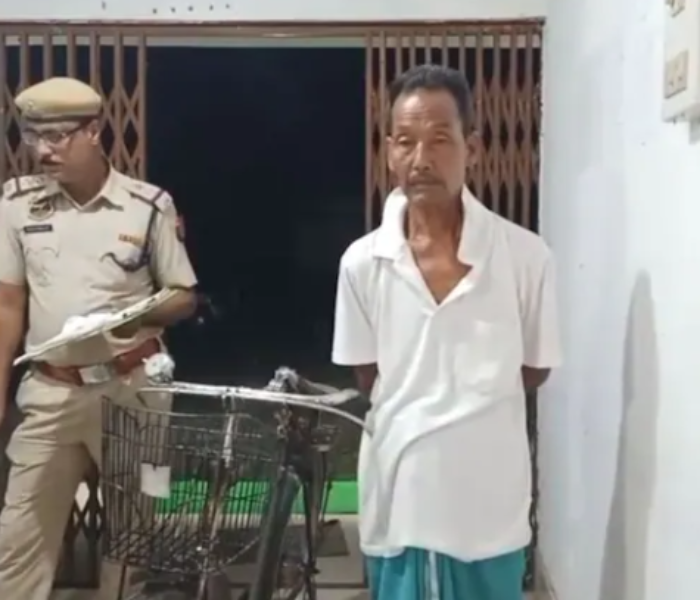 ಪತ್ನಿಯ ತಲೆ ಕಡಿದು, ರುಂಡದೊಂದಿಗೆ ಪತಿ ಪೊಲೀಸರಿಗೆ ಶರಣು