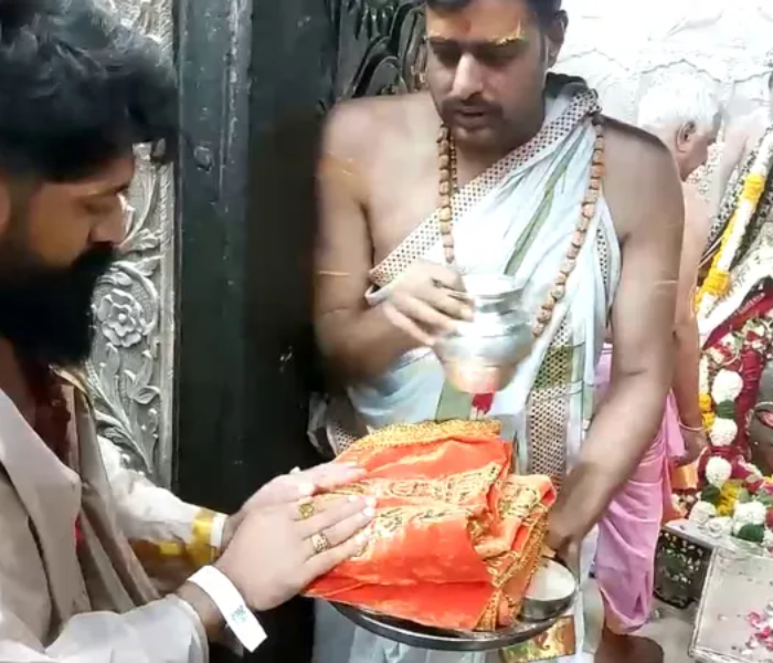 ಉಜ್ಜಯಿನಿಯ ಮಹಾಕಾಳೇಶ್ವರ ದೇವರ ದರ್ಶನ ಪಡೆದ ಯಶ್‌