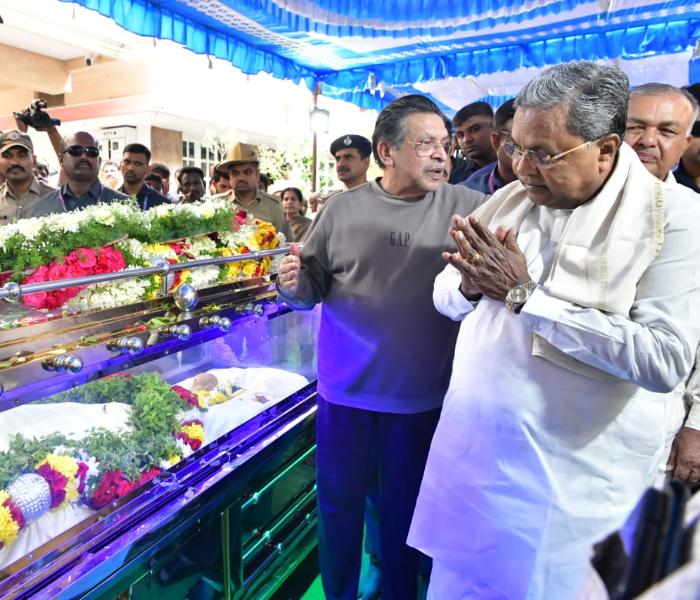 ಭರತ್ ಭೂಷಣ್ ಅಂತಿಮ ದರ್ಶನ ಪಡೆದ ಸಿಎಂ ಸಿದ್ದರಾಮಯ್ಯ 