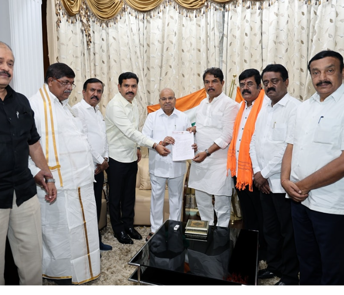 18 ಶಾಸಕರ ಅಮಾನತು ರದ್ದು ಮಾಡಲು ರಾಜ್ಯಪಾಲರಿಗೆ ಮನವಿ ಮಾಡಿದ ಬಿಜೆಪಿ ನಿಯೋಗ