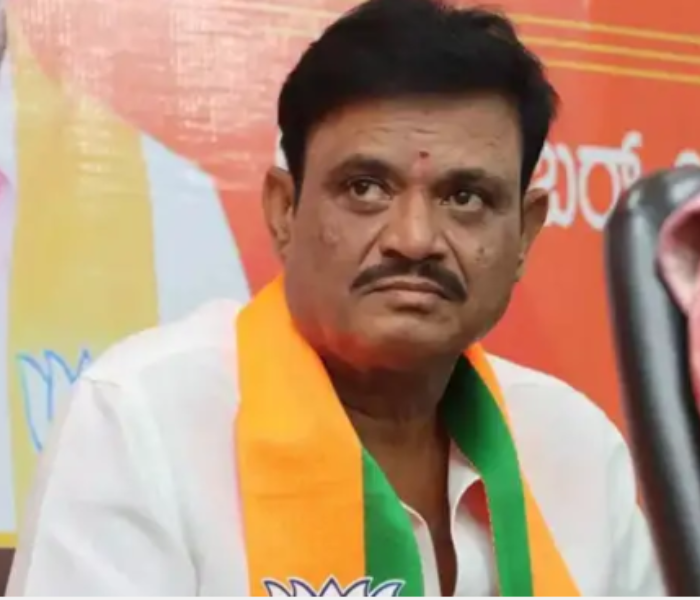 ಮುನಿರತ್ನ ಎಚ್‌ಐವಿ ಸೋಂಕಿತರ ಮೂಲಕ ಹನಿಟ್ರ್ಯಾಪ್‌ ಯತ್ನ ದೃಢ; ಮುನಿರತ್ನ ವಿರುದ್ಧ ಎಸ್‌ಐಟಿ ದೋಷಾರೋಪಣ ಪಟ್ಟಿ ಸಲ್ಲಿಕೆ