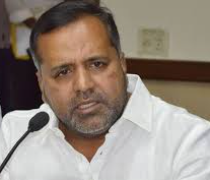 ಅಂಡರ್‌ವರ್ಲ್ಡ್‌ ಯಿಂದ  ಜೀವ ಬೆದರಿಕೆ ಕರೆಗಳು ಬಂದಿವೆ-ಯುಟಿ ಖಾದರ್‌ ಸ್ಪೋಟಕ ಹೇಳಿಕೆ